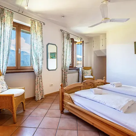 Lägenhet Capri